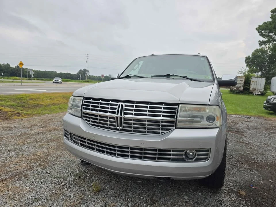 2010 Lincoln Navigator - Image 13 of 20