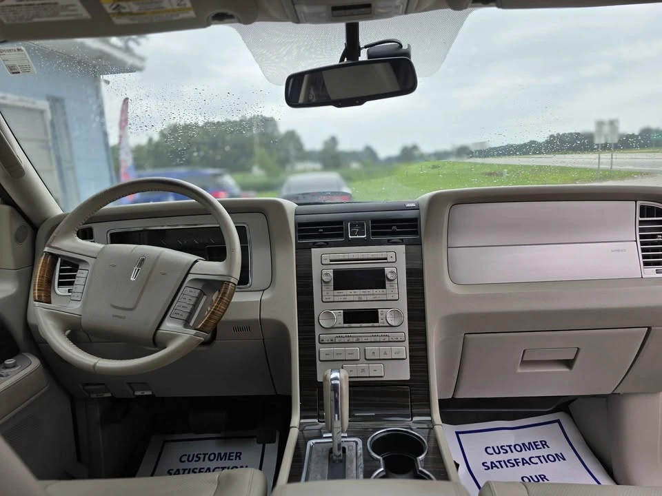 2010 Lincoln Navigator - Image 15 of 20