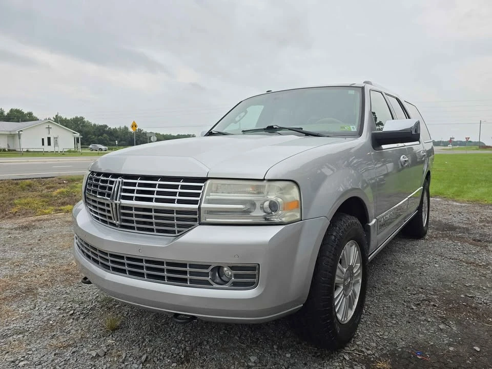 2010 Lincoln Navigator - Image 12 of 20