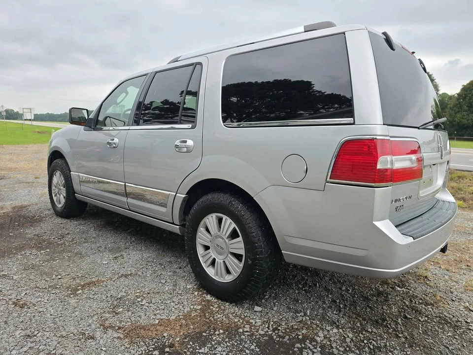 2010 Lincoln Navigator - Image 9 of 20