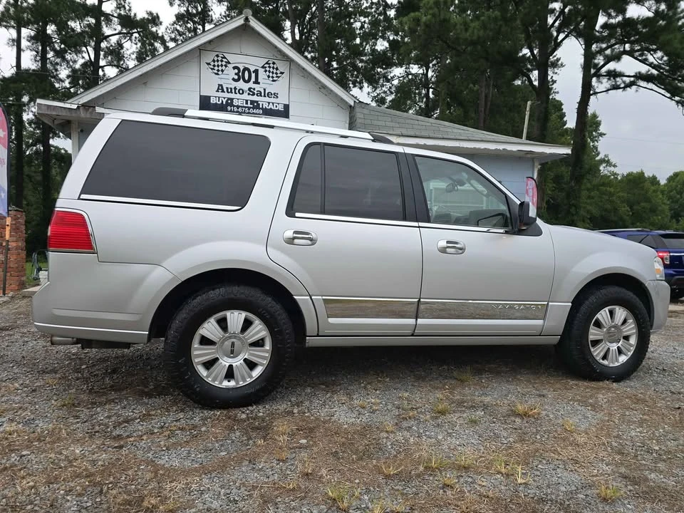 2010 Lincoln Navigator - Image 4 of 20