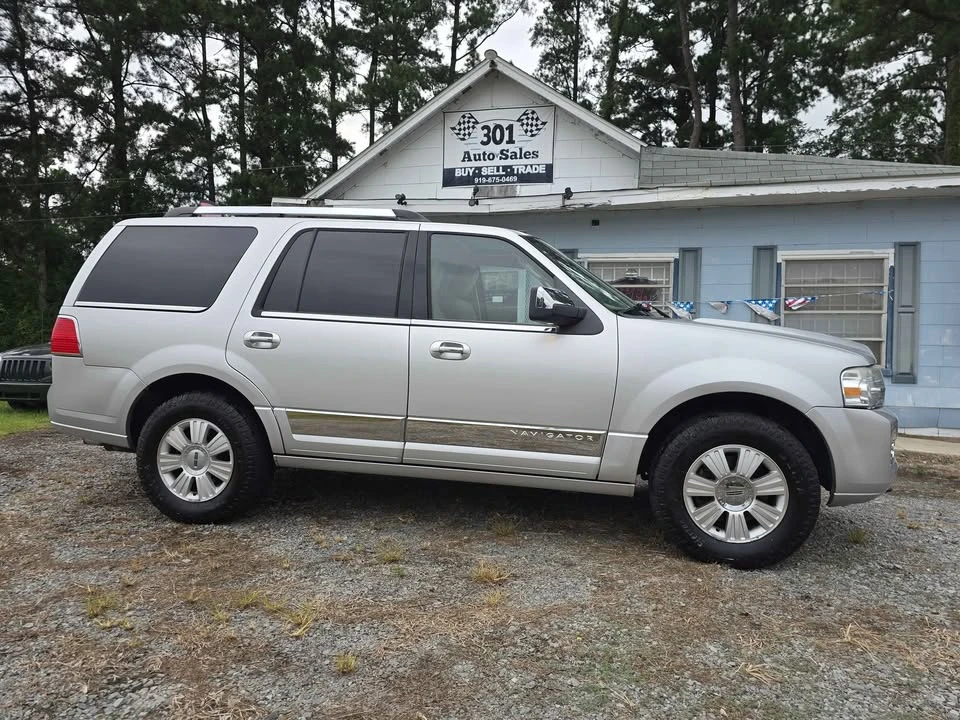 2010 Lincoln Navigator - Image 3 of 20