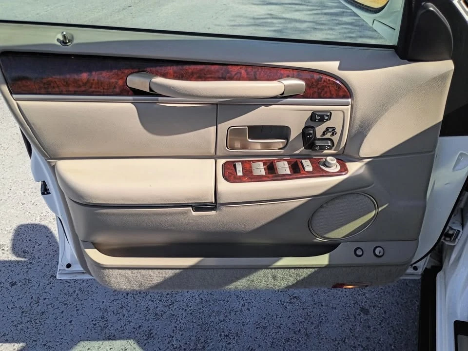 2010 Lincoln Town Car - Image 18 of 20