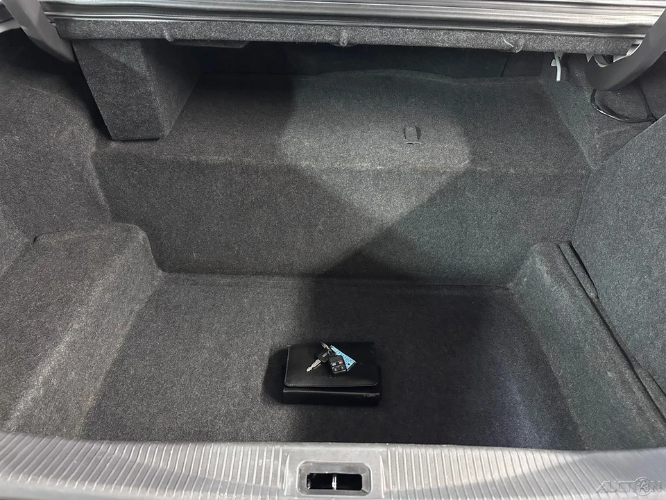2010 Lincoln Town Car - Image 20 of 21