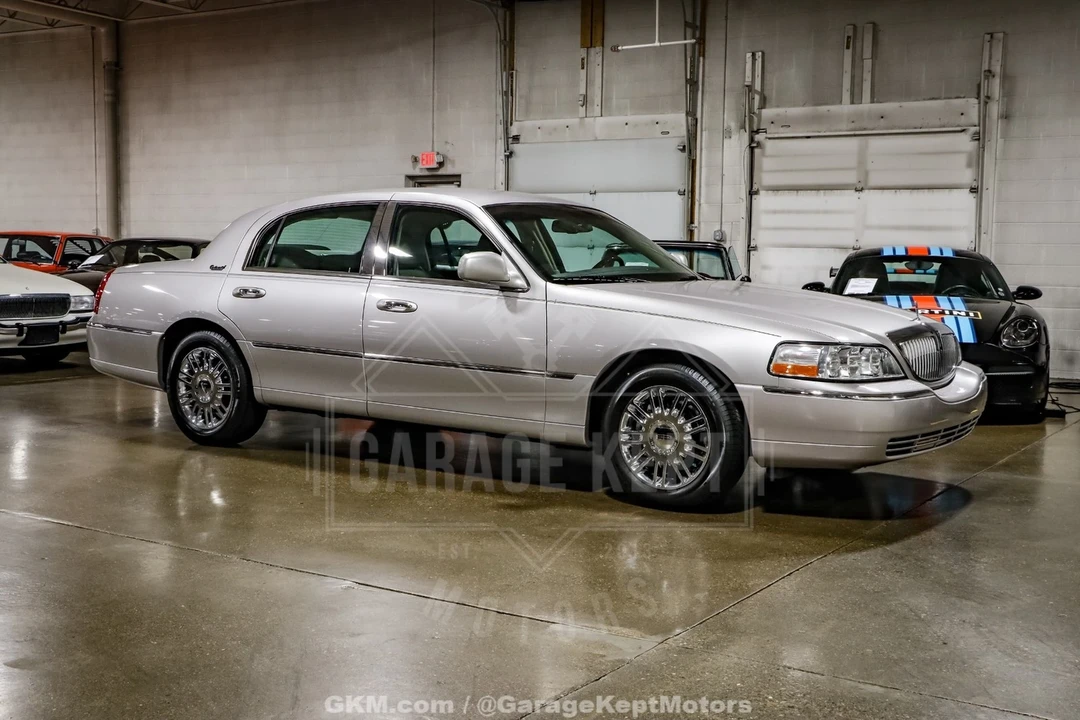 2010 Lincoln Town Car - Image 12 of 12