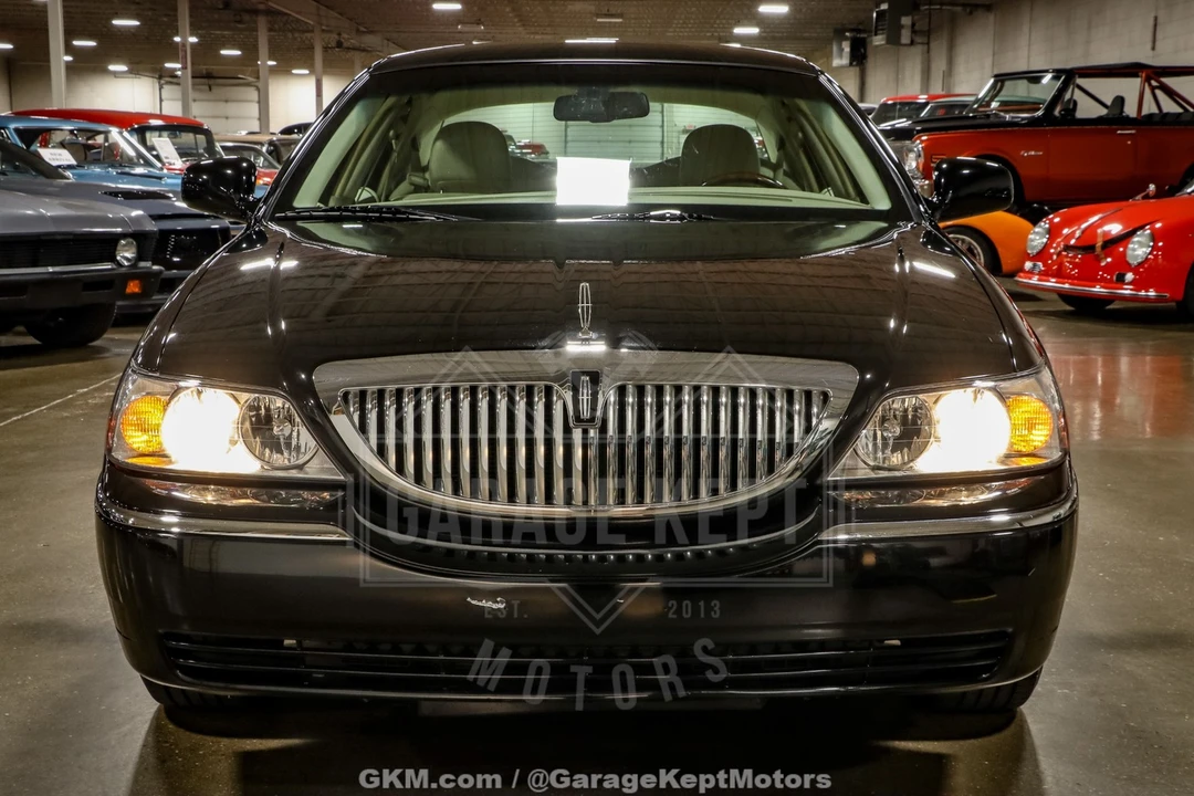 2010 Lincoln Town Car - Image 21 of 21