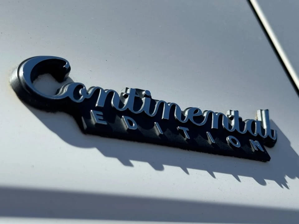 2010 Lincoln Town Car - Image 13 of 20