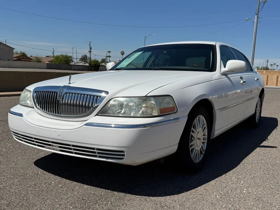 2010 Lincoln Town Car - Image 15 of 20