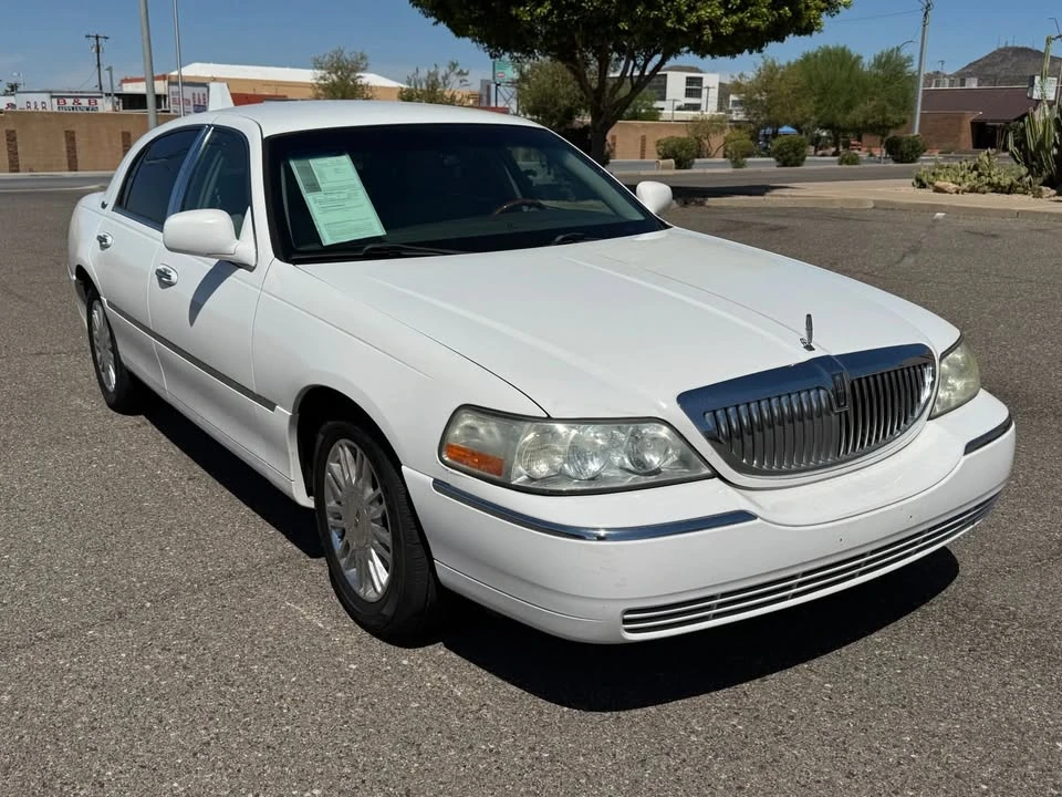 2010 Lincoln Town Car - Image 5 of 20