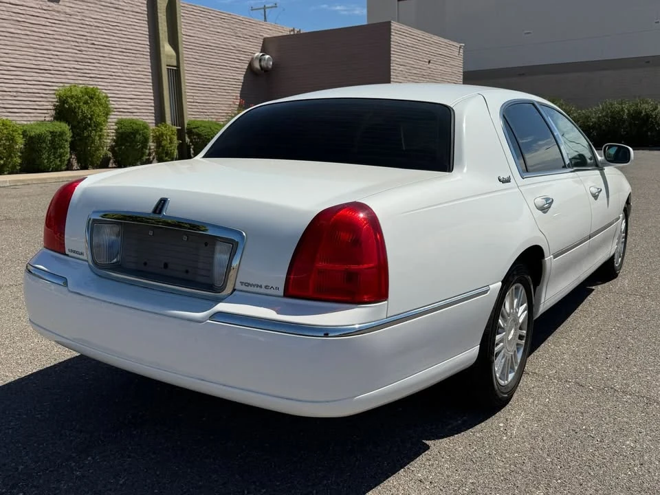 2010 Lincoln Town Car - Image 7 of 20