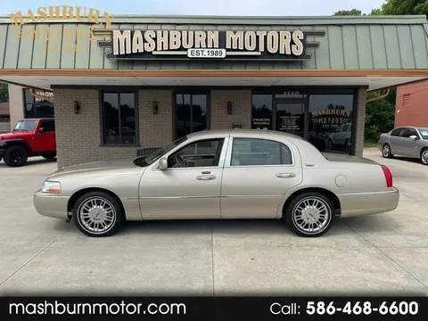 2010 Lincoln Town Car Signature Limited