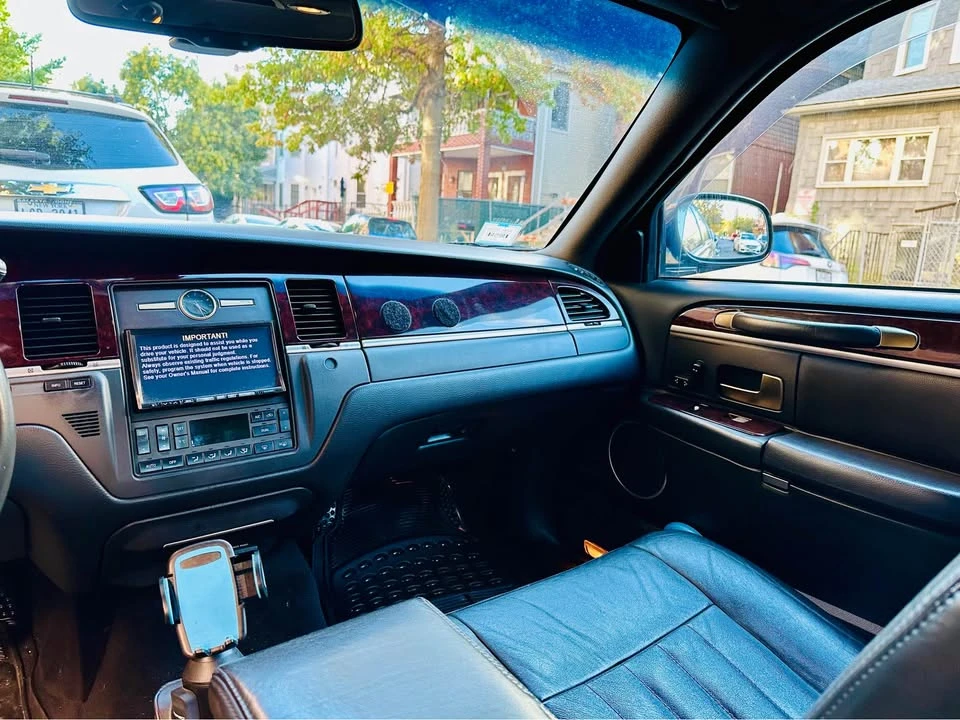 2010 Lincoln Town Car - Image 20 of 20