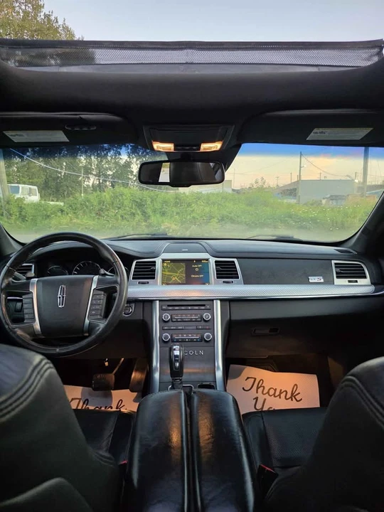 2010 Lincoln MKS - Image 10 of 17