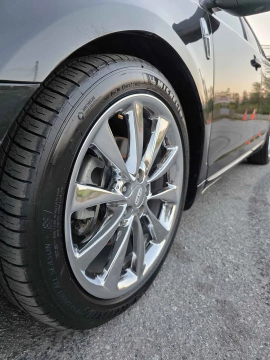 2010 Lincoln MKS - Image 16 of 17