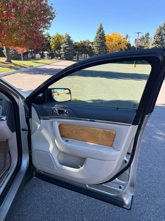 2010 Lincoln MKS - Image 16 of 17