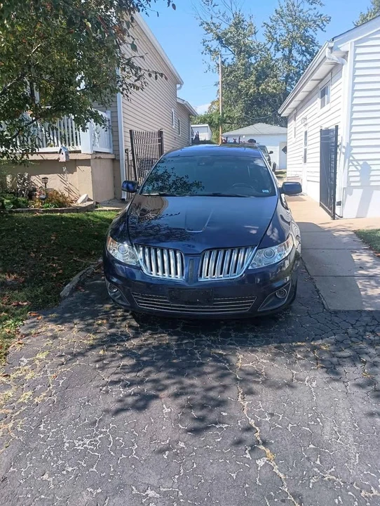 2010 Lincoln MKS - Image 2 of 6
