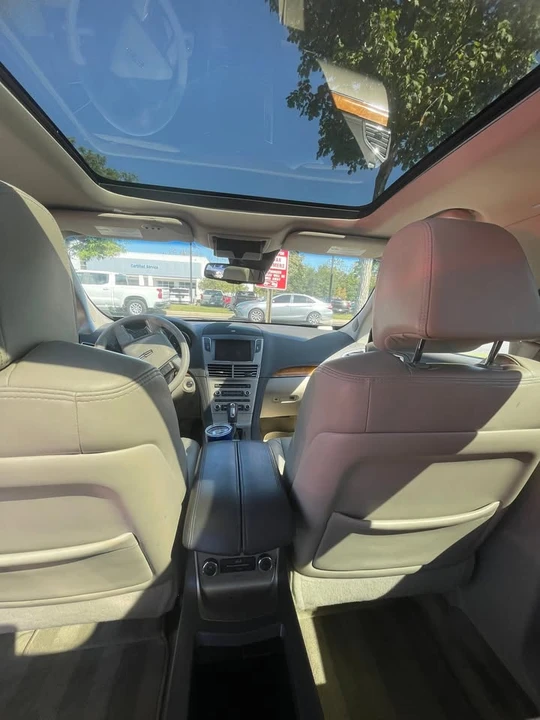 2010 Lincoln MKT - Image 6 of 7