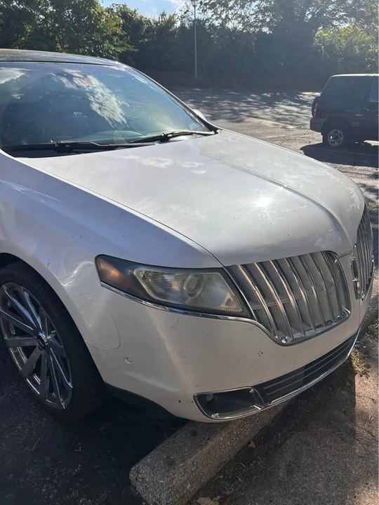2010 Lincoln MKT - Image 3 of 9