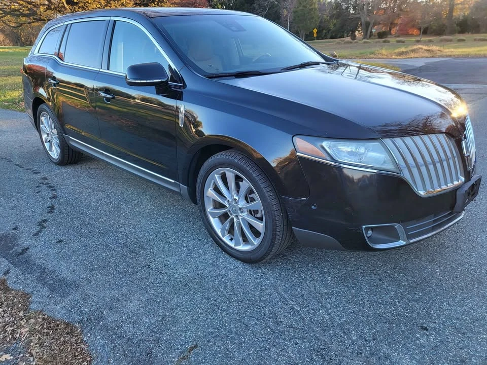 2010 Lincoln MKT - Image 4 of 16