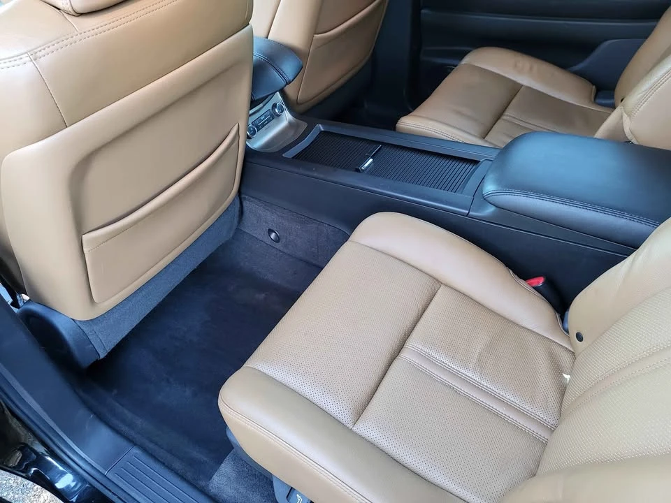 2010 Lincoln MKT - Image 7 of 16