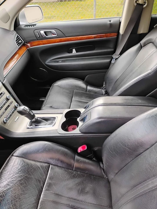 2010 Lincoln MKT - Image 12 of 15