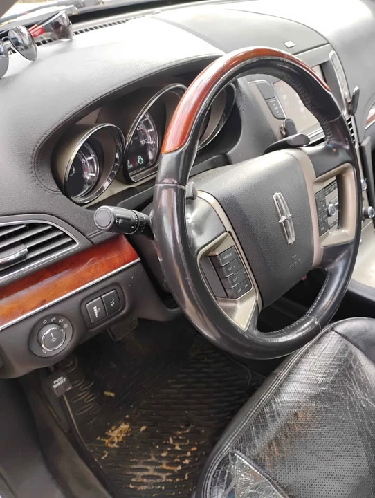 2010 Lincoln MKT - Image 13 of 15