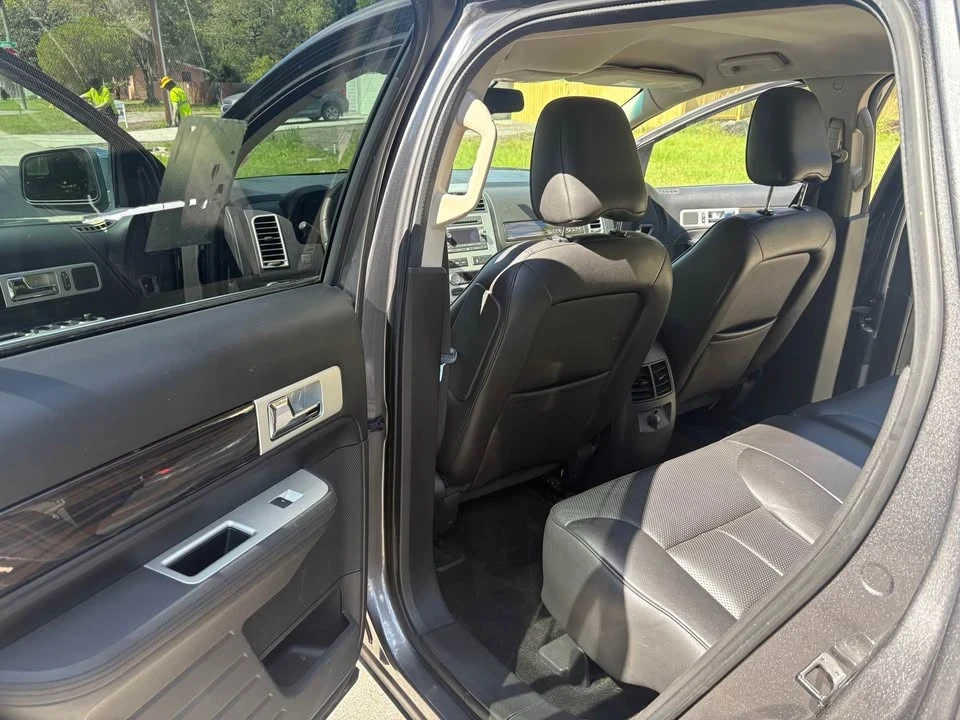 2010 Lincoln MKX - Image 7 of 10