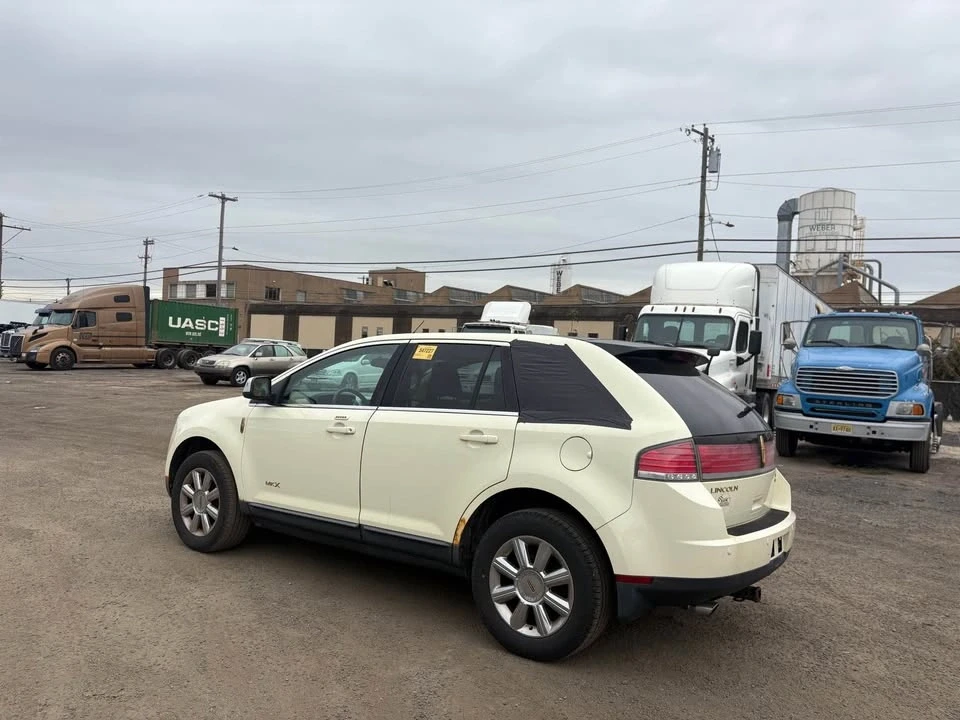 2010 Lincoln MKX - Image 9 of 12