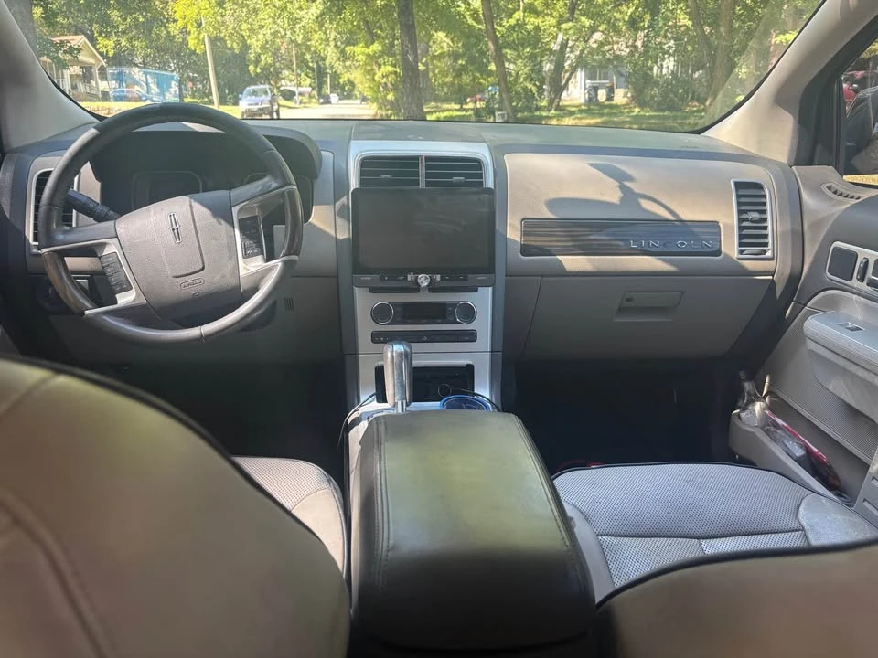 2010 Lincoln MKX - Image 4 of 5