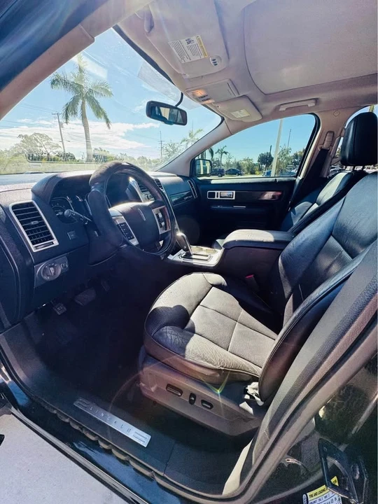 2010 Lincoln MKX - Image 10 of 20
