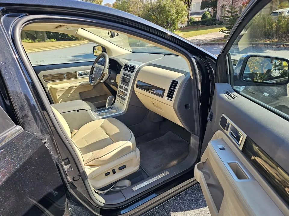 2010 Lincoln MKX - Image 10 of 19