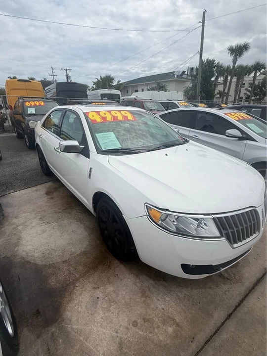 2010 Lincoln MKZ - Image 2 of 3