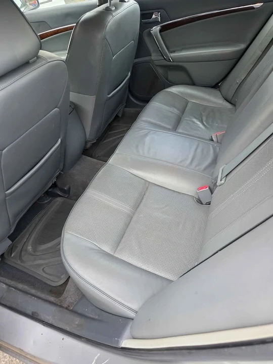2010 Lincoln MKZ - Image 15 of 18