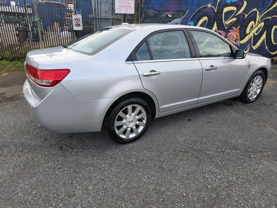 2010 Lincoln MKZ - Image 10 of 18