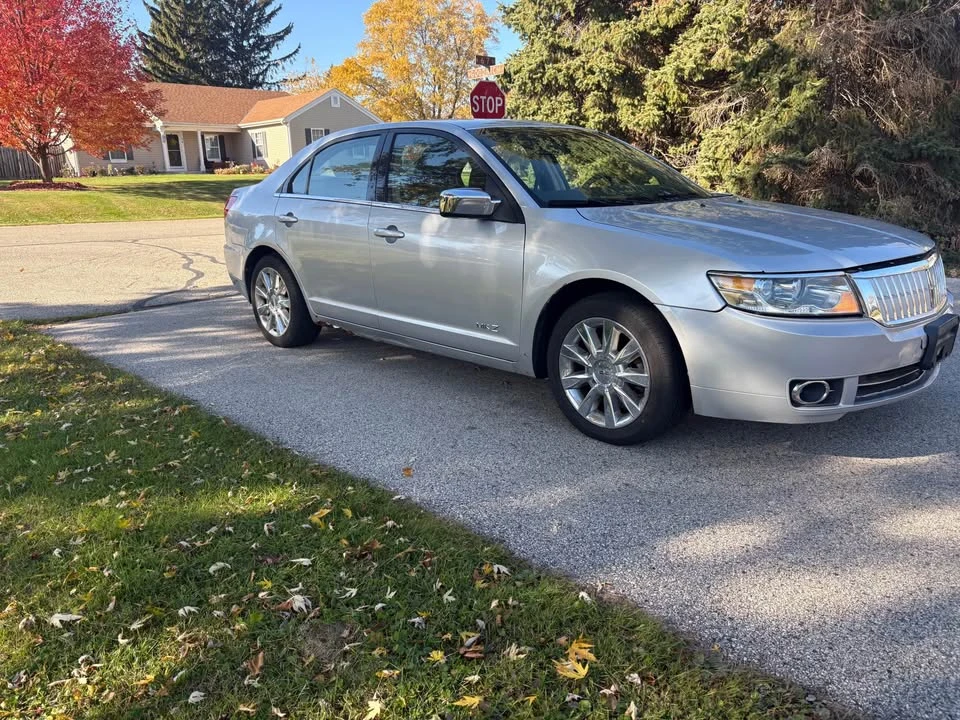 2010 Lincoln MKZ - Image 10 of 12