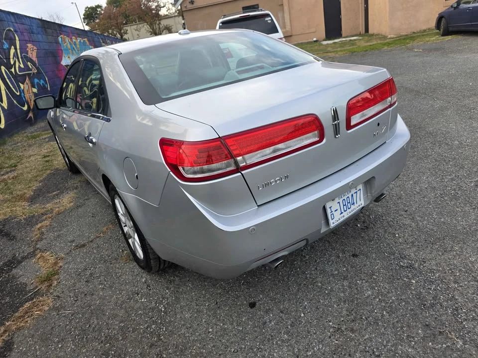 2010 Lincoln MKZ - Image 10 of 14
