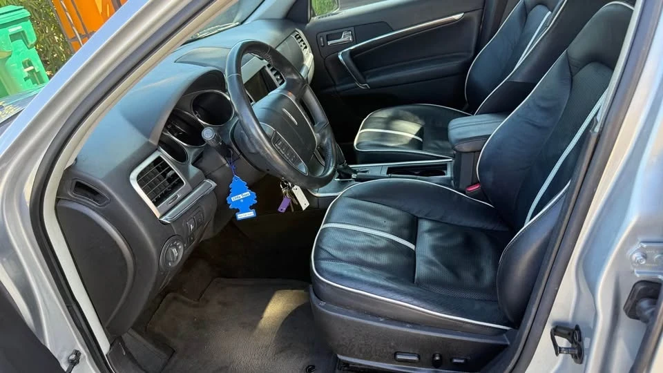 2010 Lincoln MKZ - Image 8 of 19