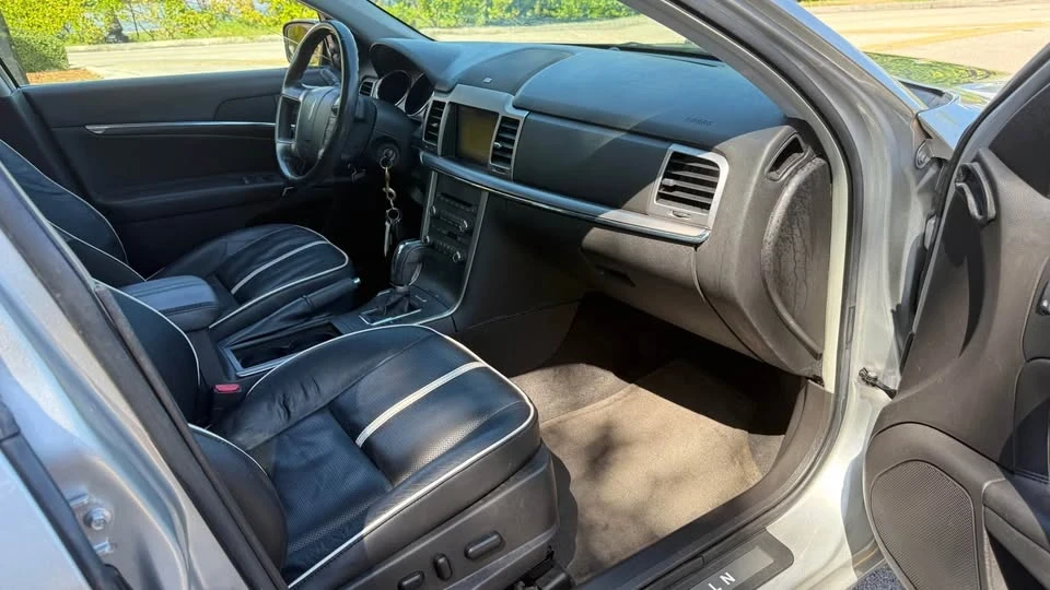 2010 Lincoln MKZ - Image 15 of 19