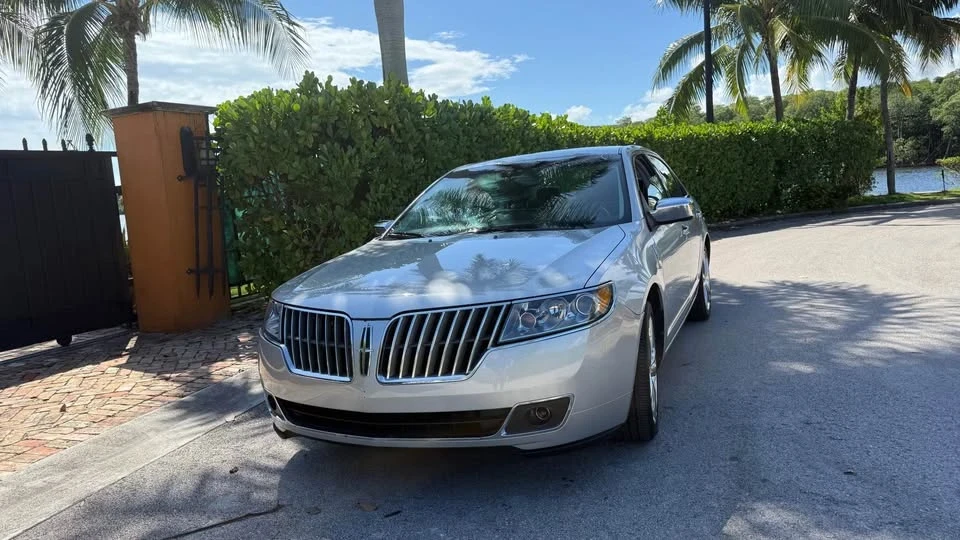 2010 Lincoln MKZ - Image 2 of 19