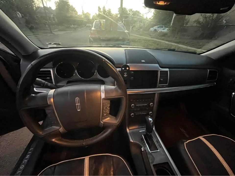 2010 Lincoln MKZ - Image 4 of 5