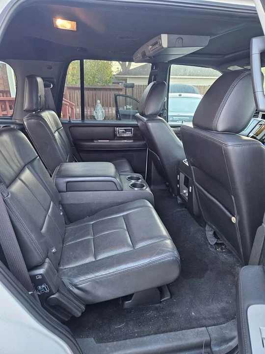 2010 Lincoln Navigator 3rd Gen - Image 11 of 18