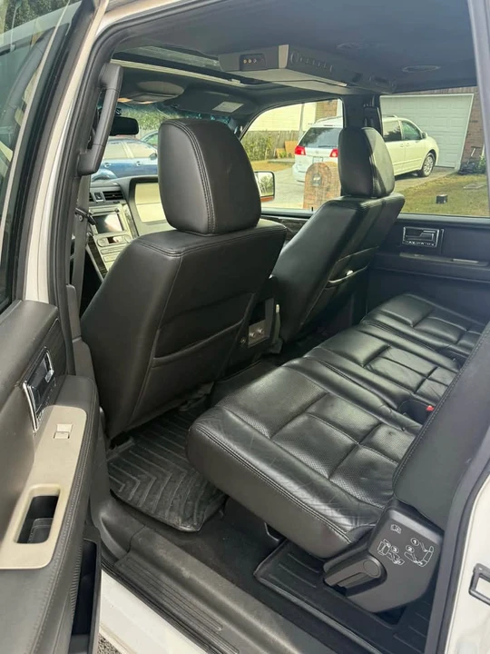 2010 Lincoln Navigator 3rd Gen - Image 7 of 11