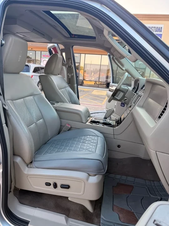 2010 Lincoln Navigator 3rd Gen - Image 13 of 20