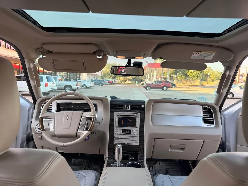 2010 Lincoln Navigator 3rd Gen - Image 11 of 20