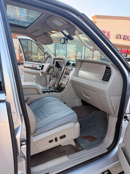 2010 Lincoln Navigator 3rd Gen - Image 14 of 20