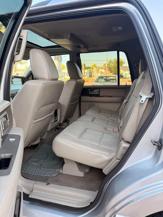 2010 Lincoln Navigator 3rd Gen - Image 18 of 20