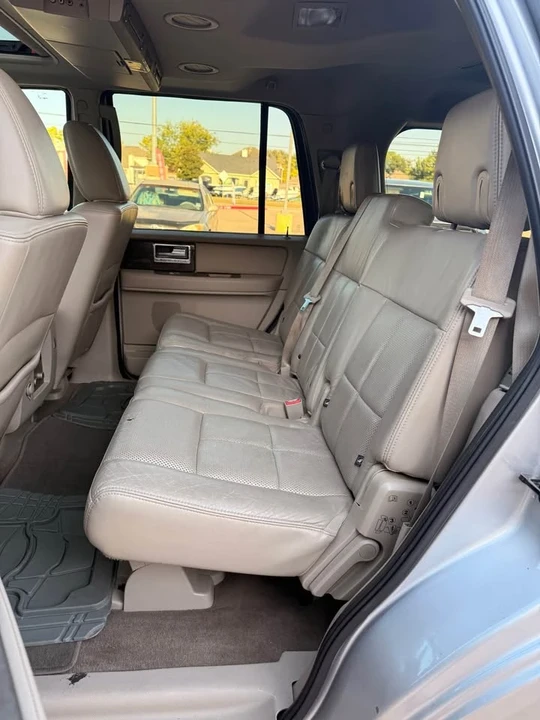 2010 Lincoln Navigator 3rd Gen - Image 16 of 20