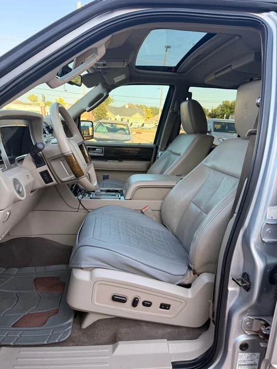 2010 Lincoln Navigator 3rd Gen - Image 17 of 20