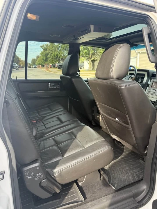 2010 Lincoln Navigator 3rd Gen - Image 7 of 12