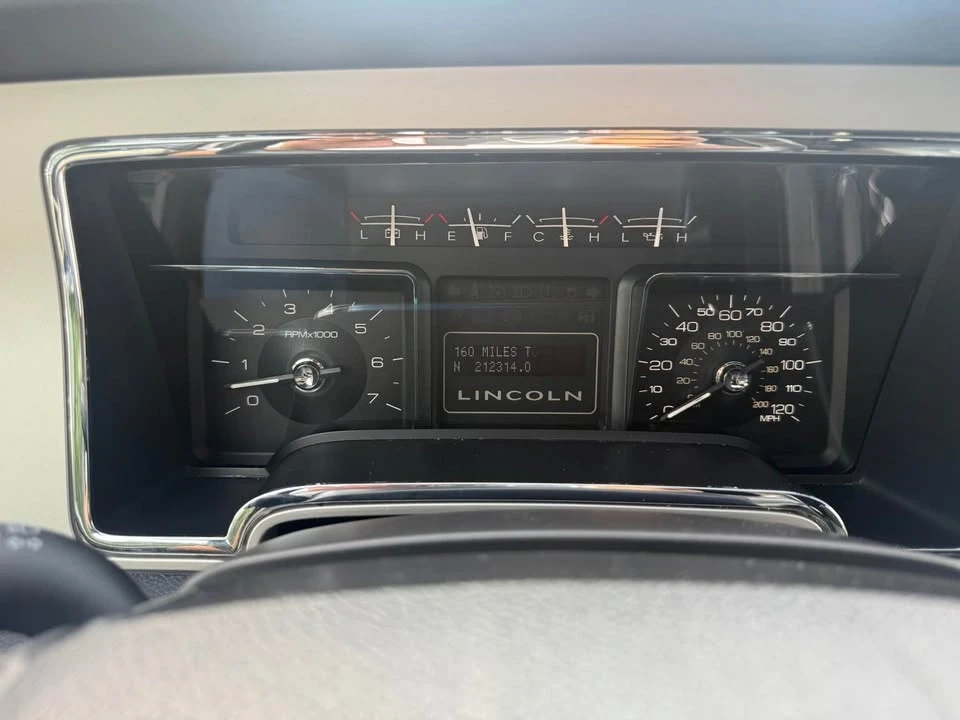 2010 Lincoln Navigator 3rd Gen - Image 12 of 12